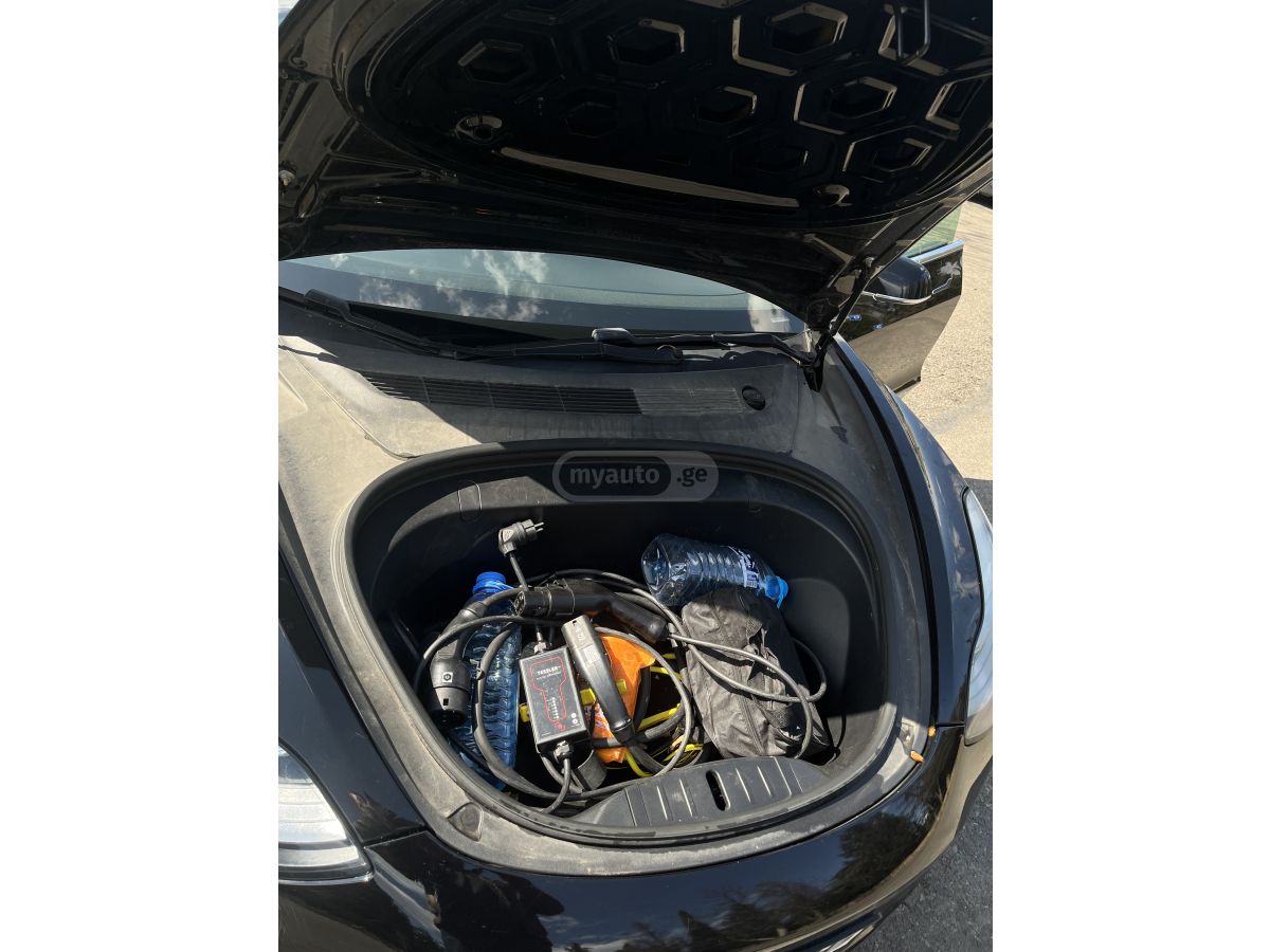 Tesla Model 3 - фото 13