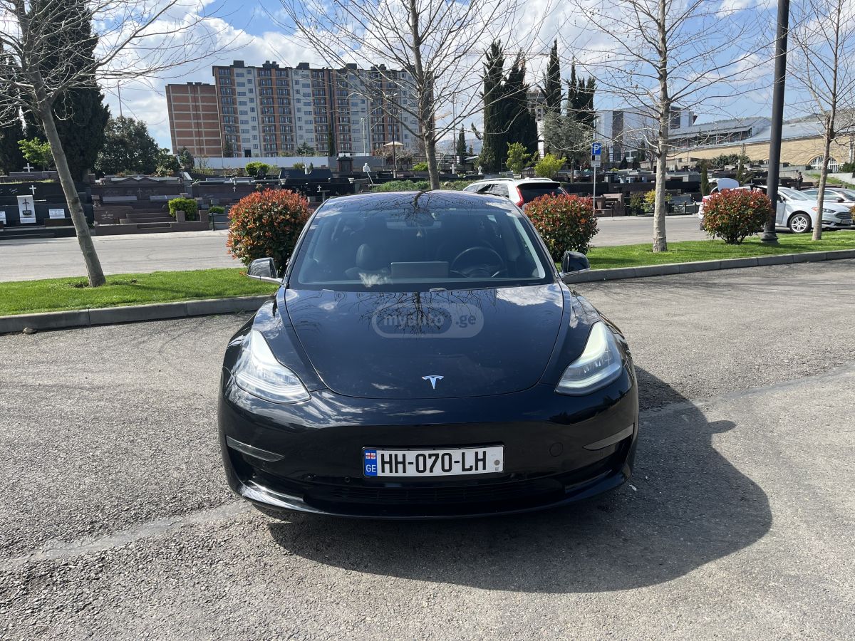 Tesla Model 3 - фото 6