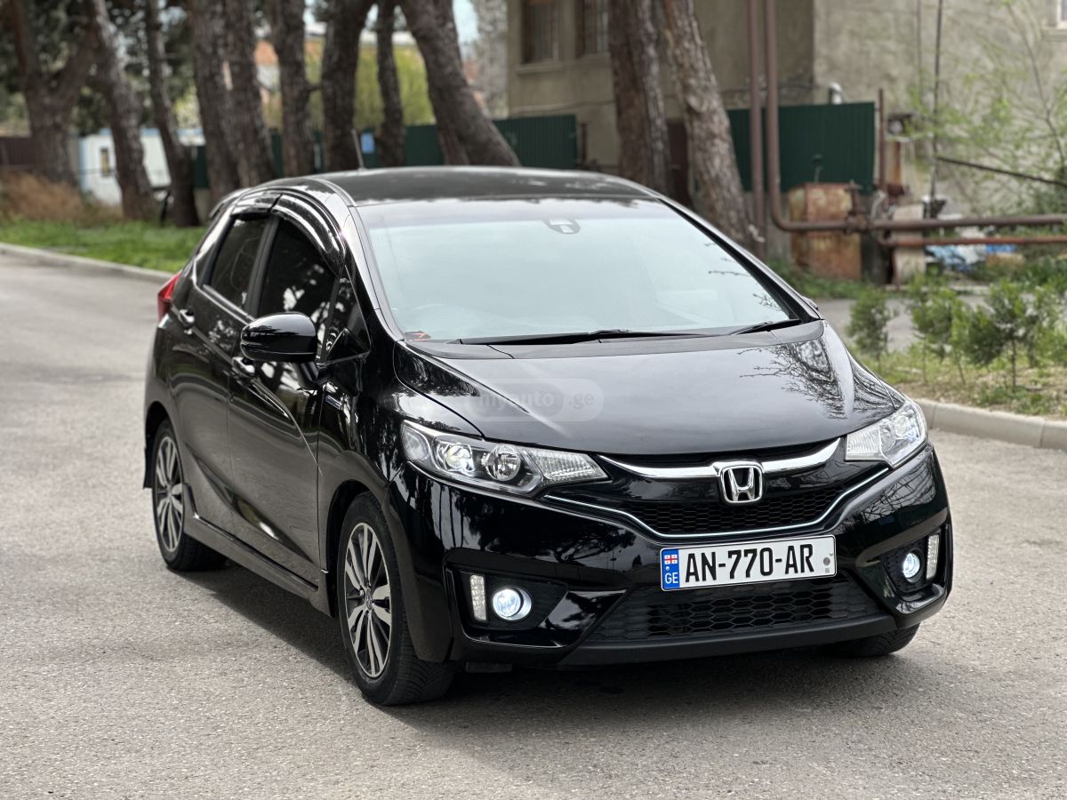 Honda FIT - фото 1