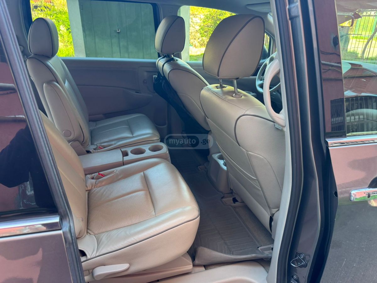 Nissan Quest - фото 9