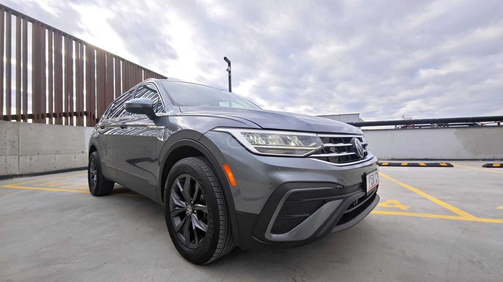 Volkswagen Tiguan - фото 1