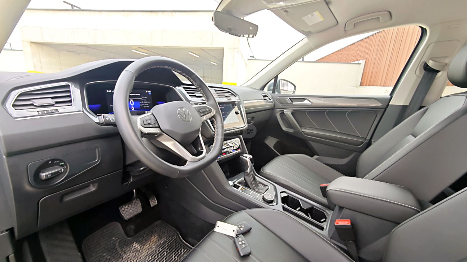 Volkswagen Tiguan - фото 10