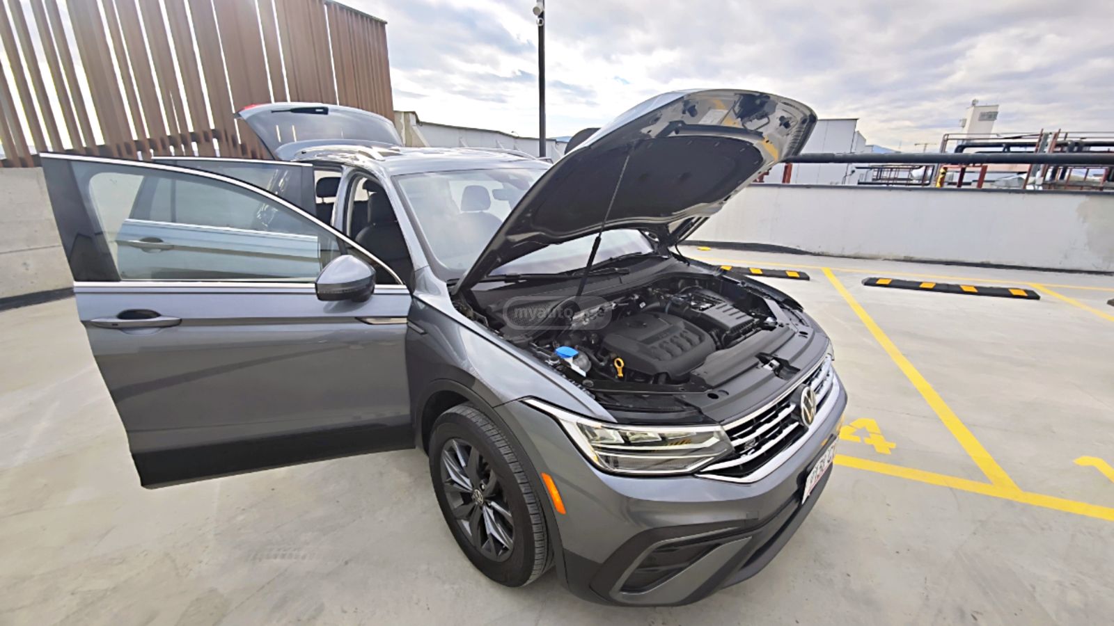 Volkswagen Tiguan - фото 3