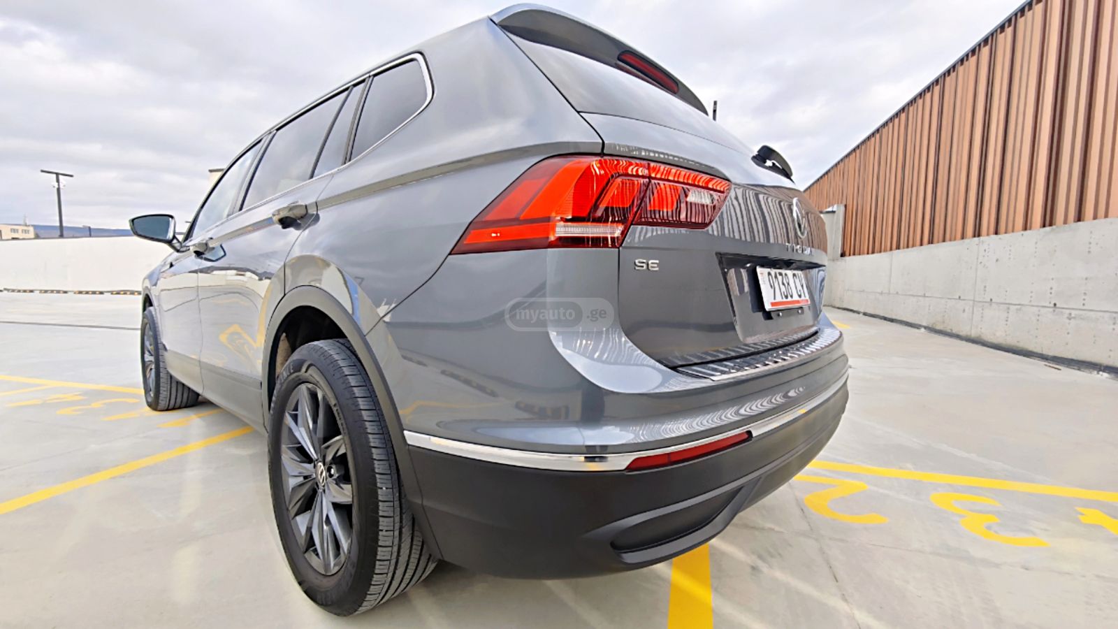 Volkswagen Tiguan - фото 6