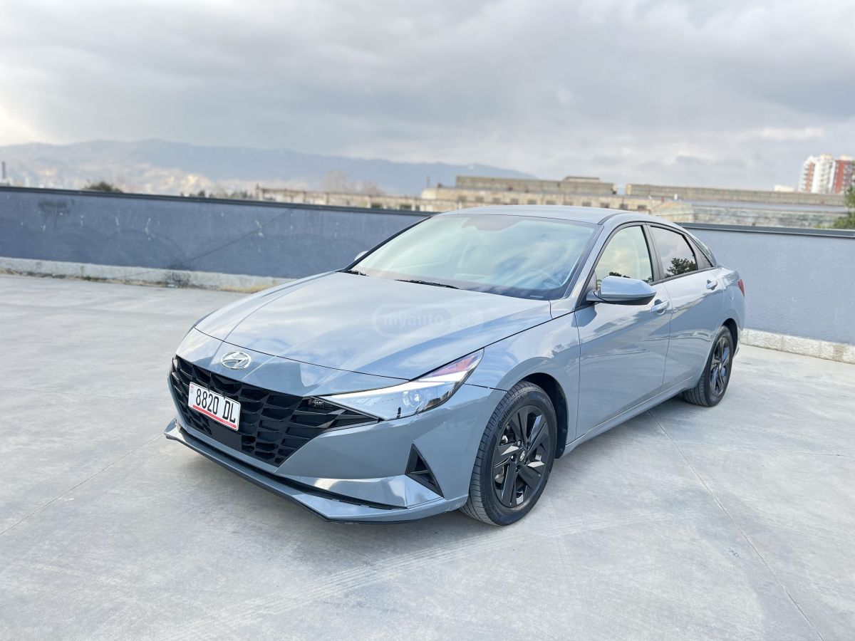 Hyundai Elantra - фото 1