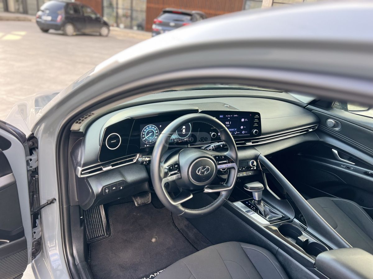 Hyundai Elantra - фото 10