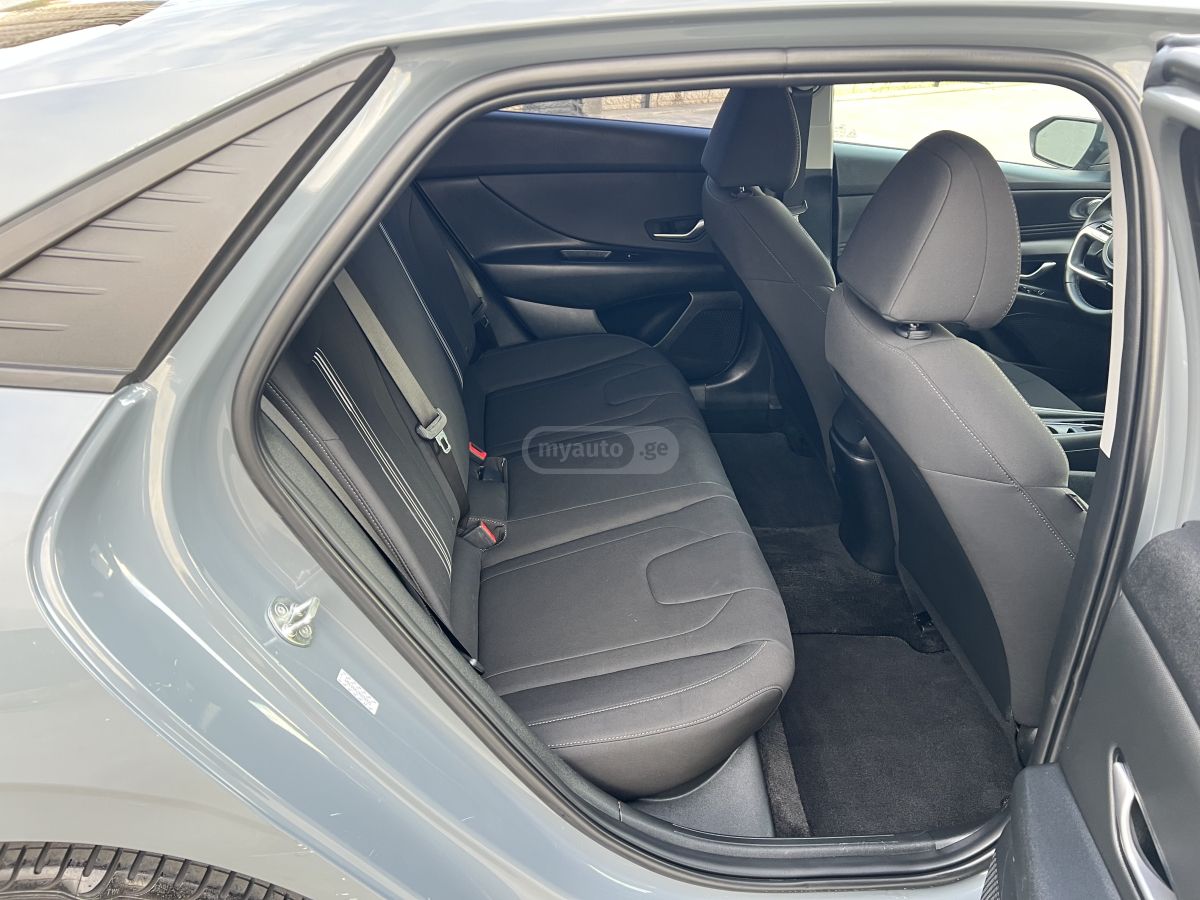 Hyundai Elantra - фото 11