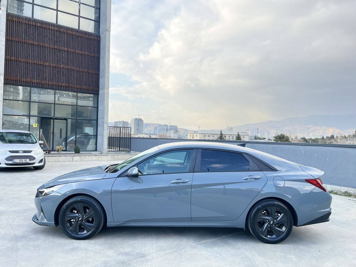 Hyundai Elantra - фото 2