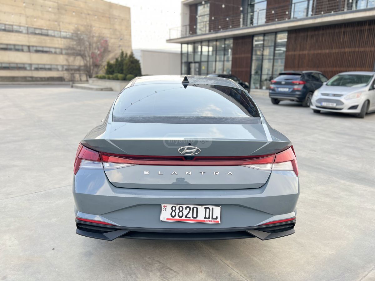 Hyundai Elantra - фото 4