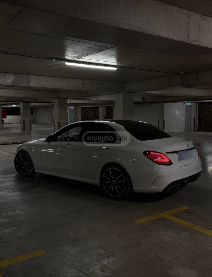Mercedes-Benz C 300 - фото 4