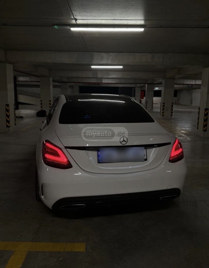 Mercedes-Benz C 300 - фото 7