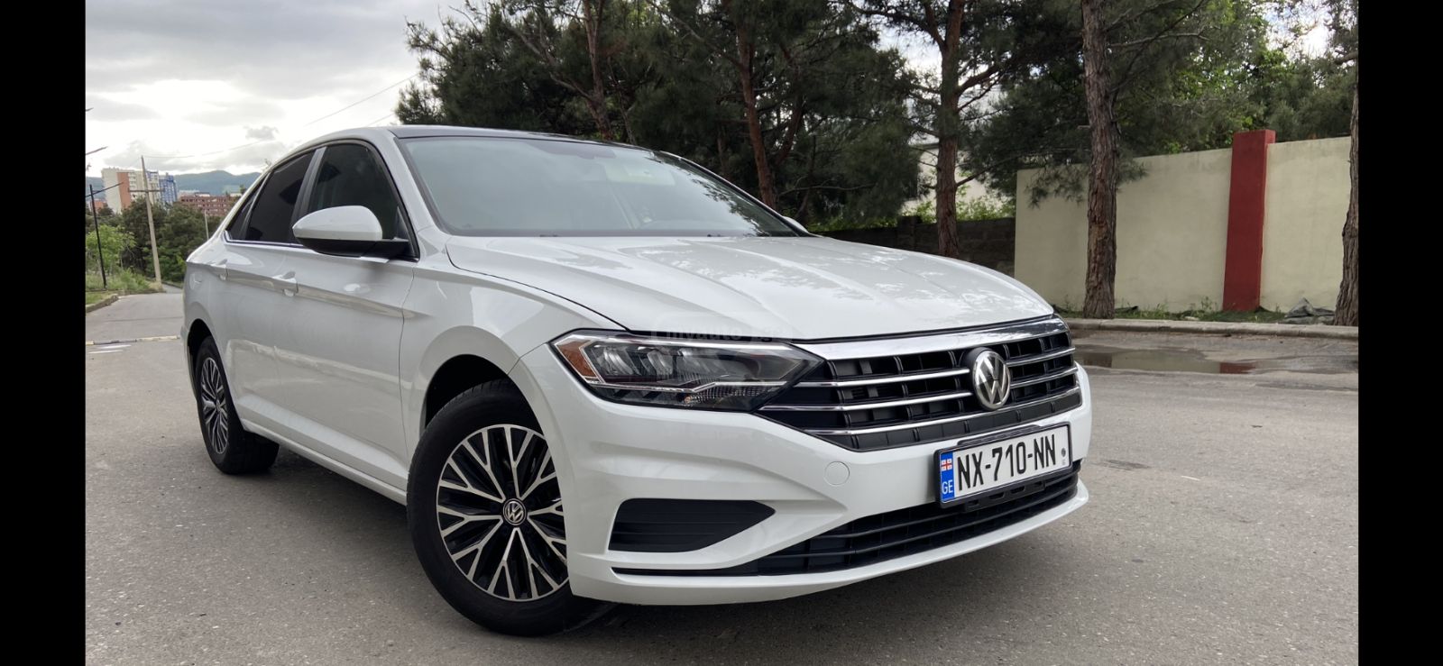 Volkswagen Jetta - фото 1