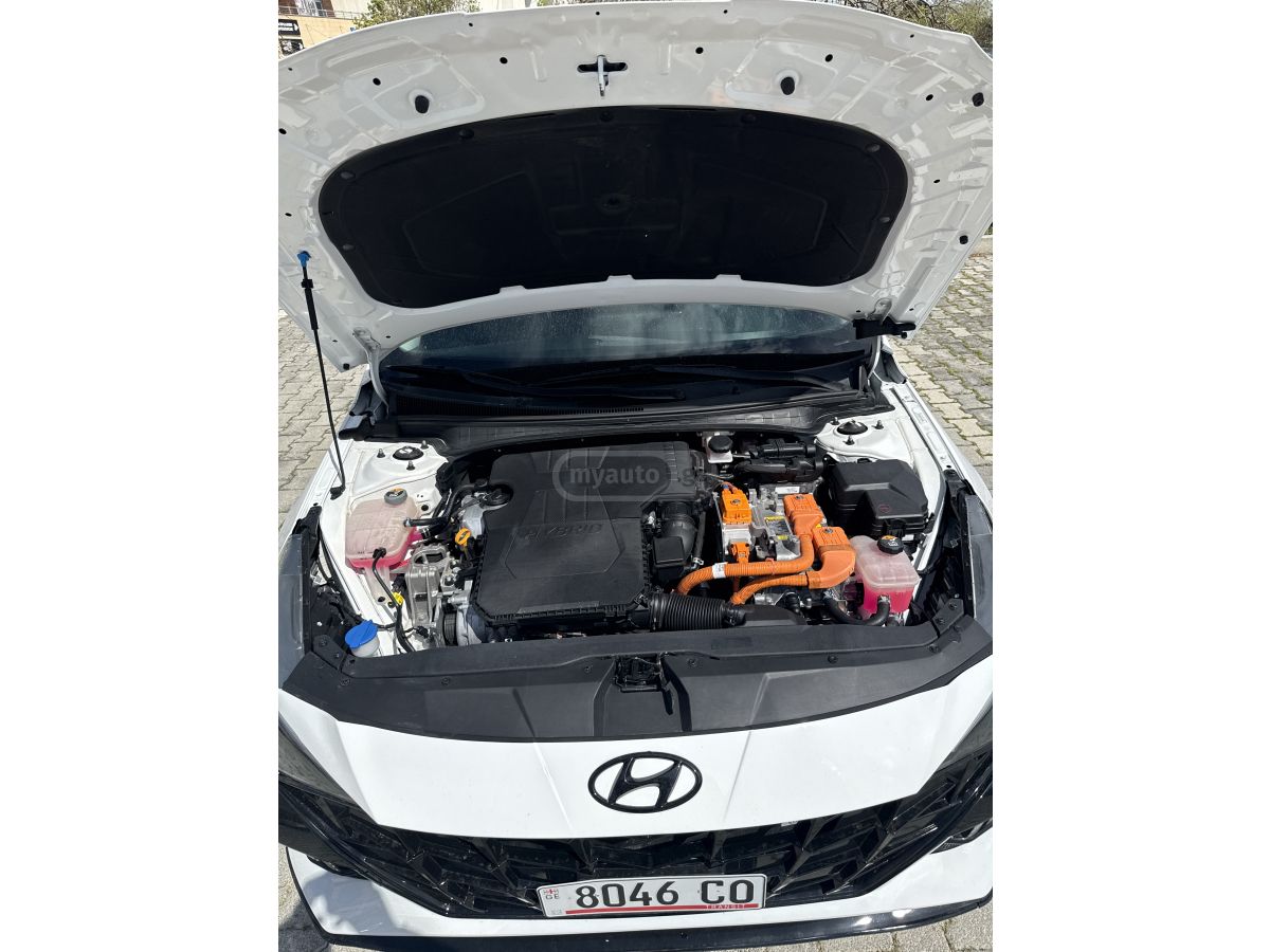 Hyundai Elantra - фото 12