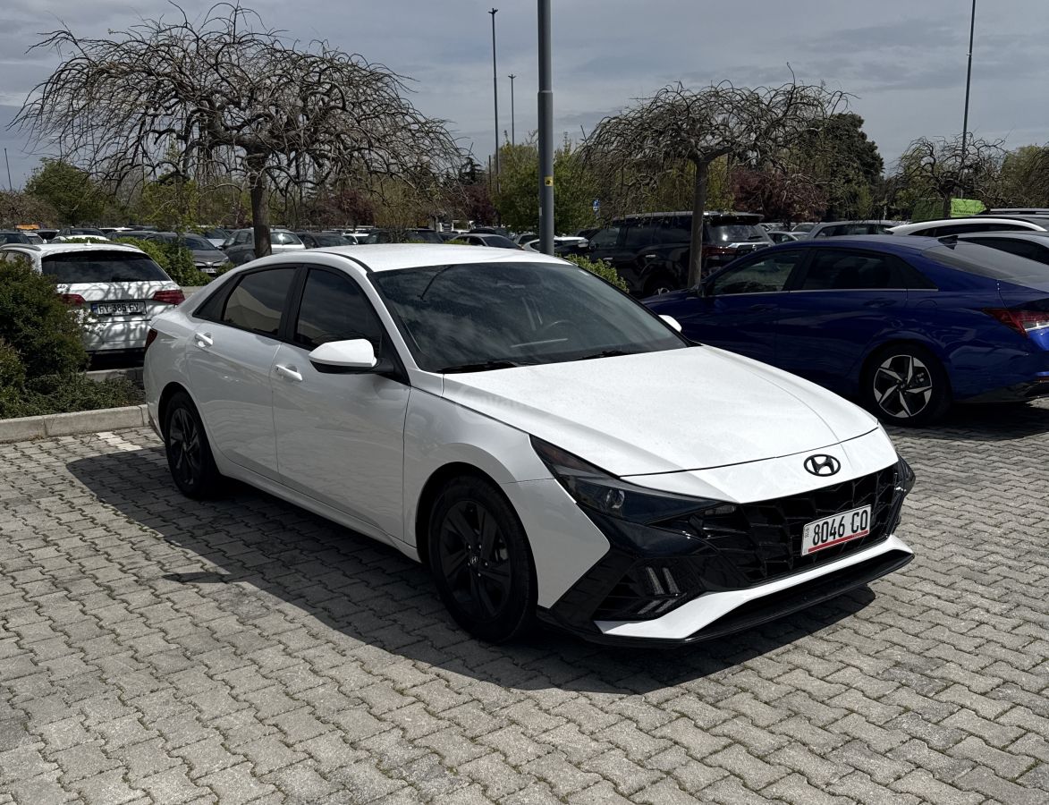 Hyundai Elantra - фото 3