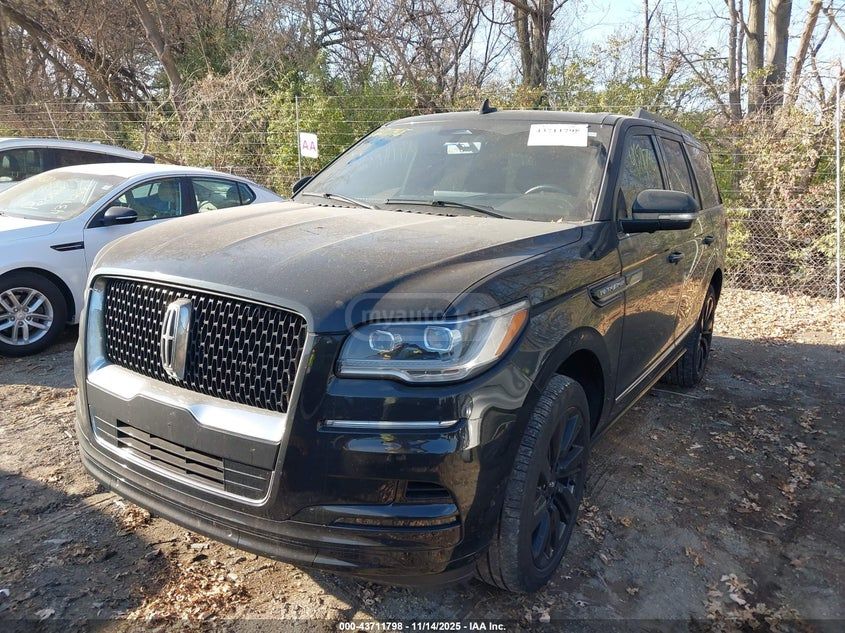 Lincoln Navigator 2023 — миниатюра 2