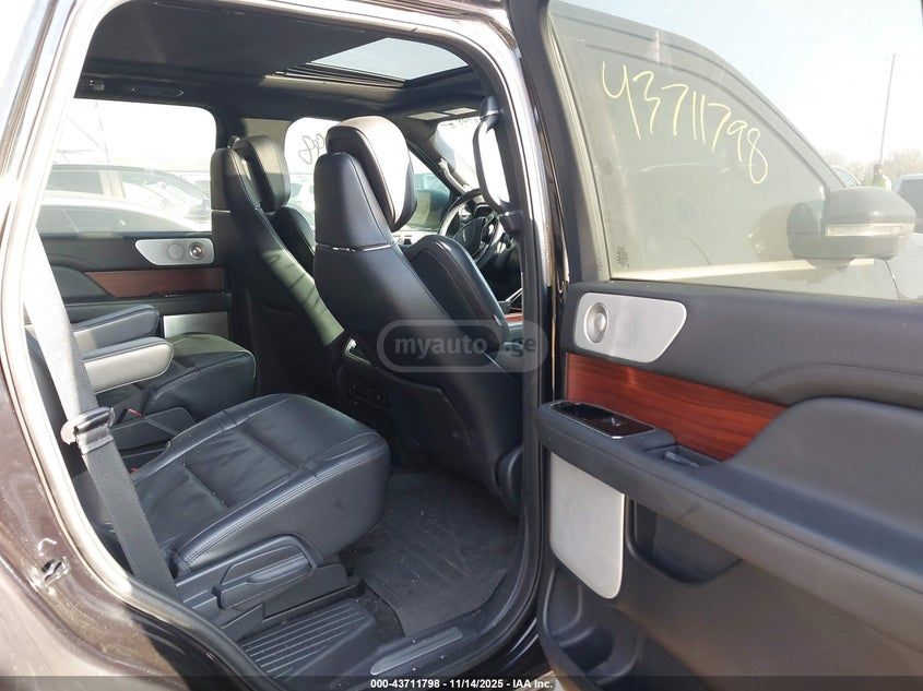 Lincoln Navigator 2023 — миниатюра 8