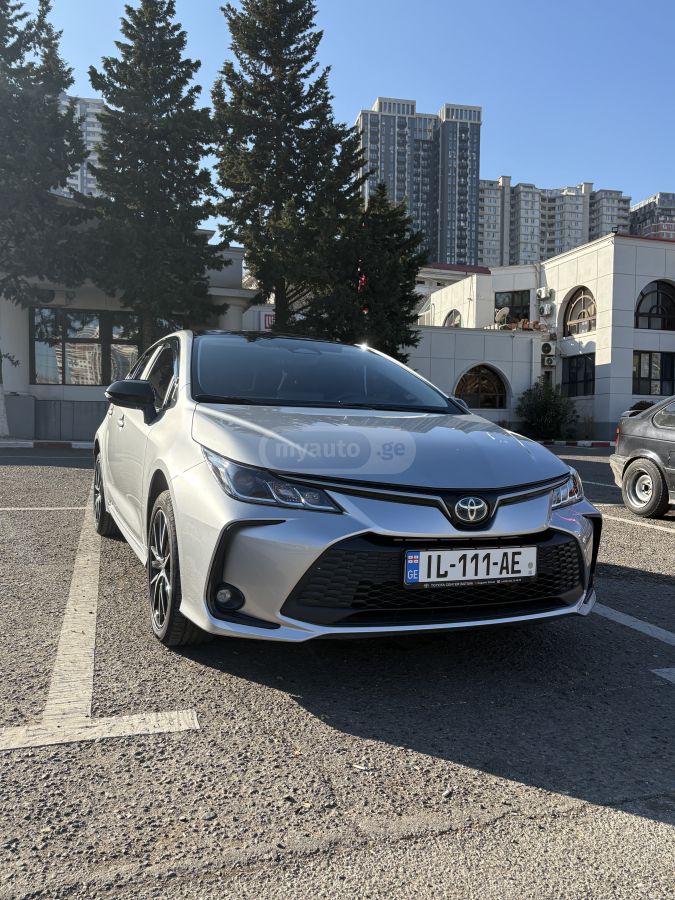 Toyota Corolla - фото 1