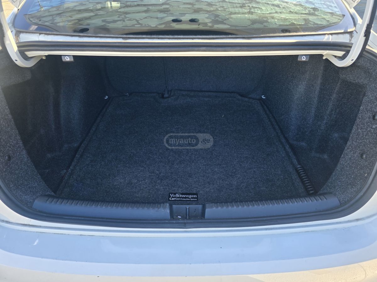 Volkswagen Jetta - фото 9