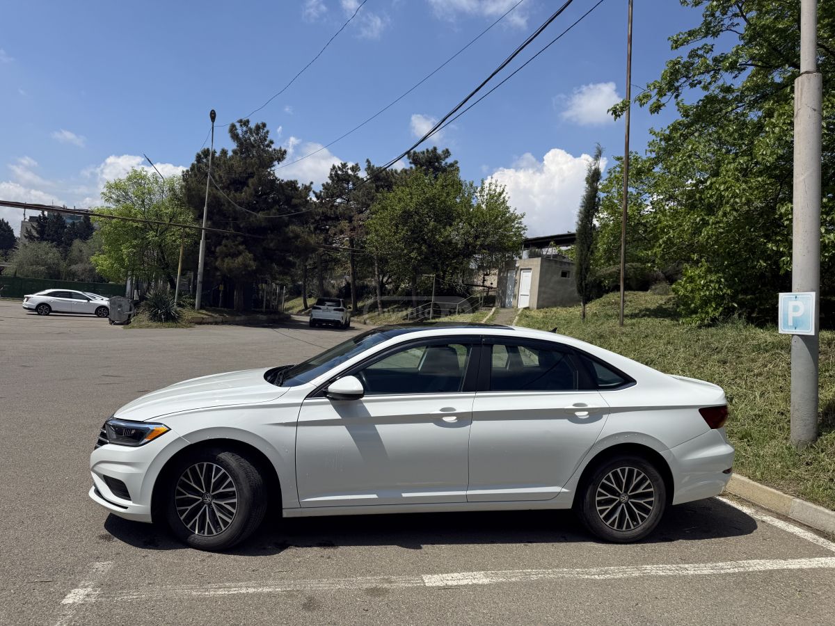 Volkswagen Jetta - фото 4