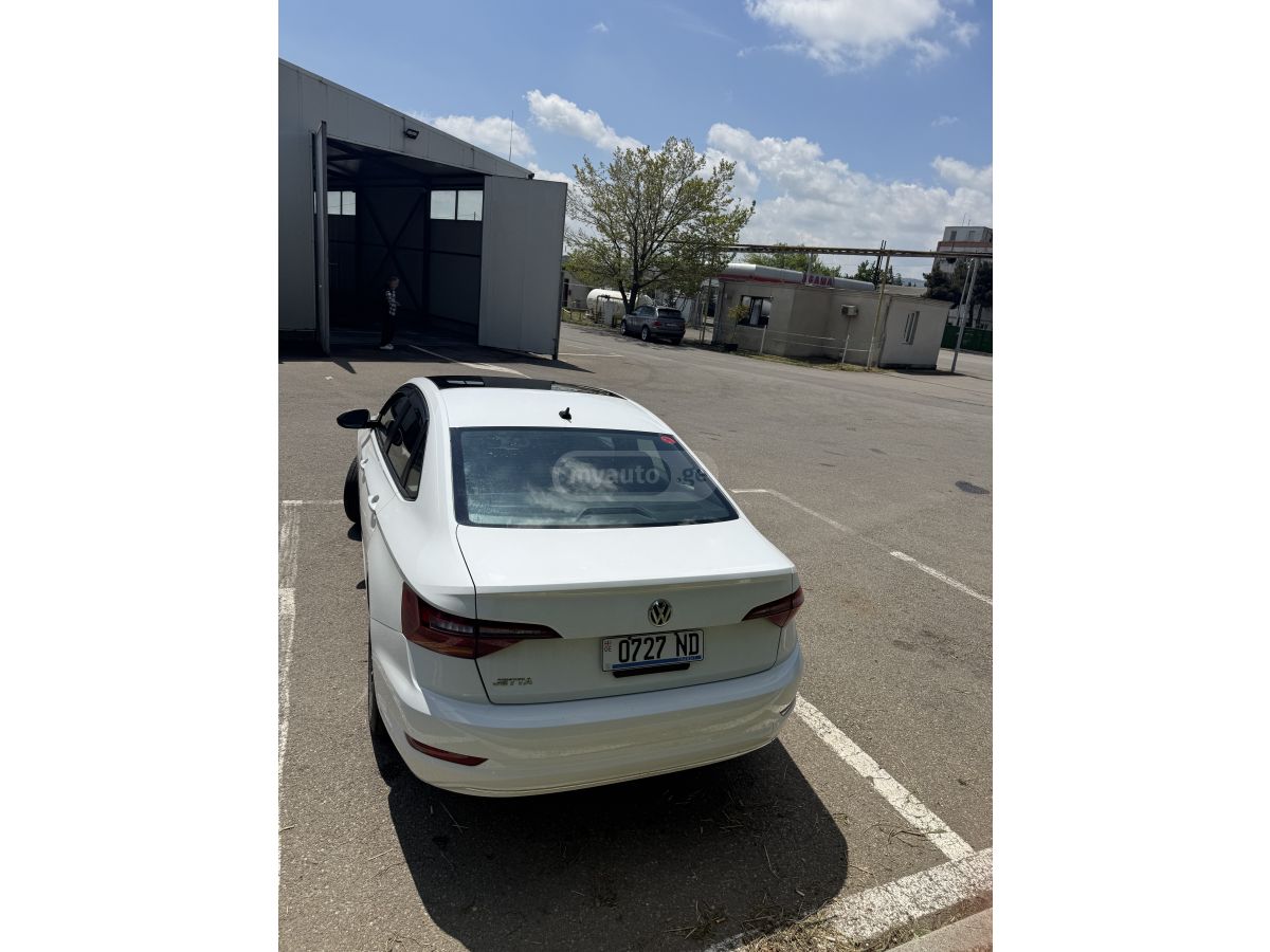 Volkswagen Jetta - фото 5