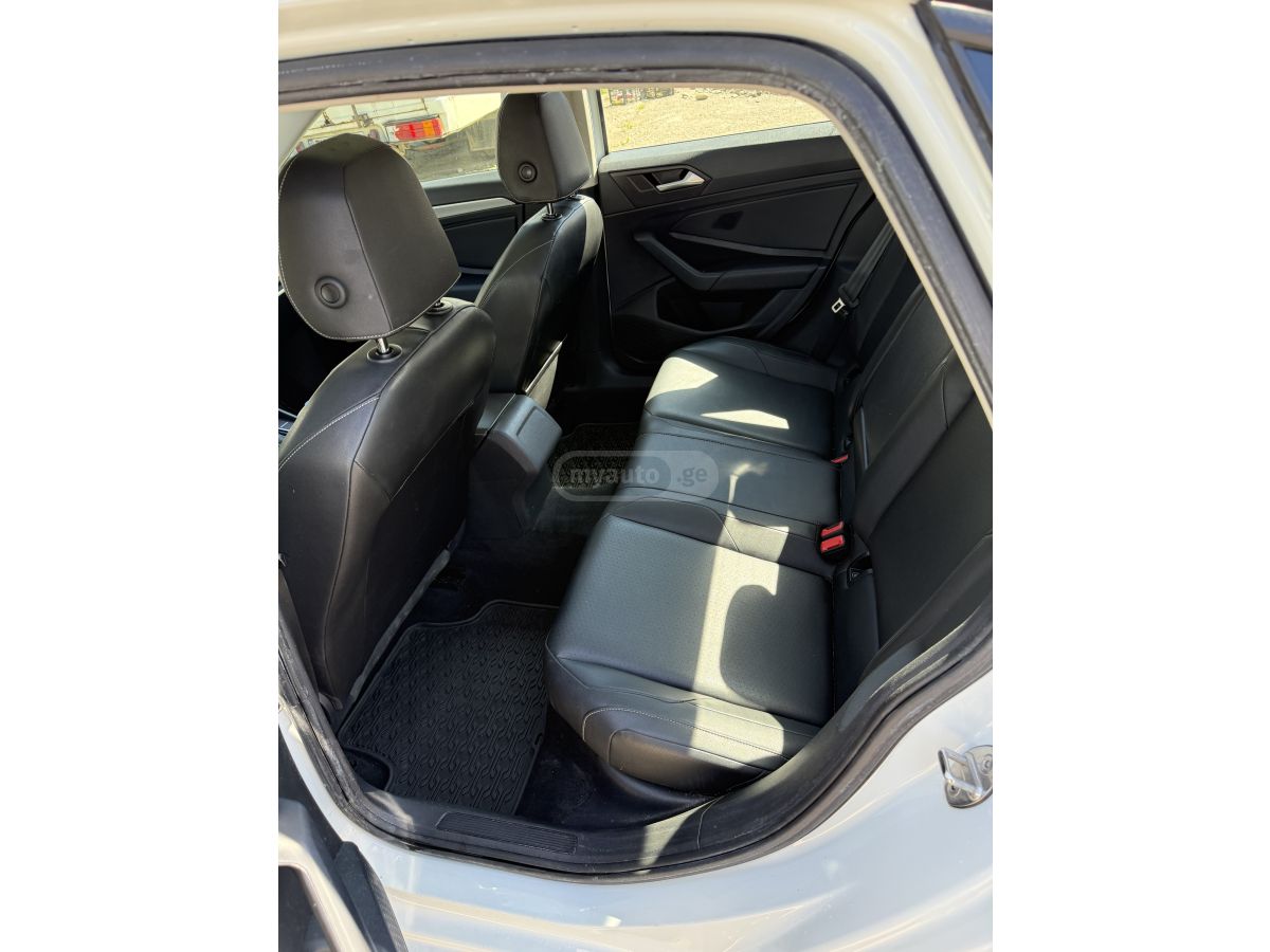 Volkswagen Jetta - фото 9