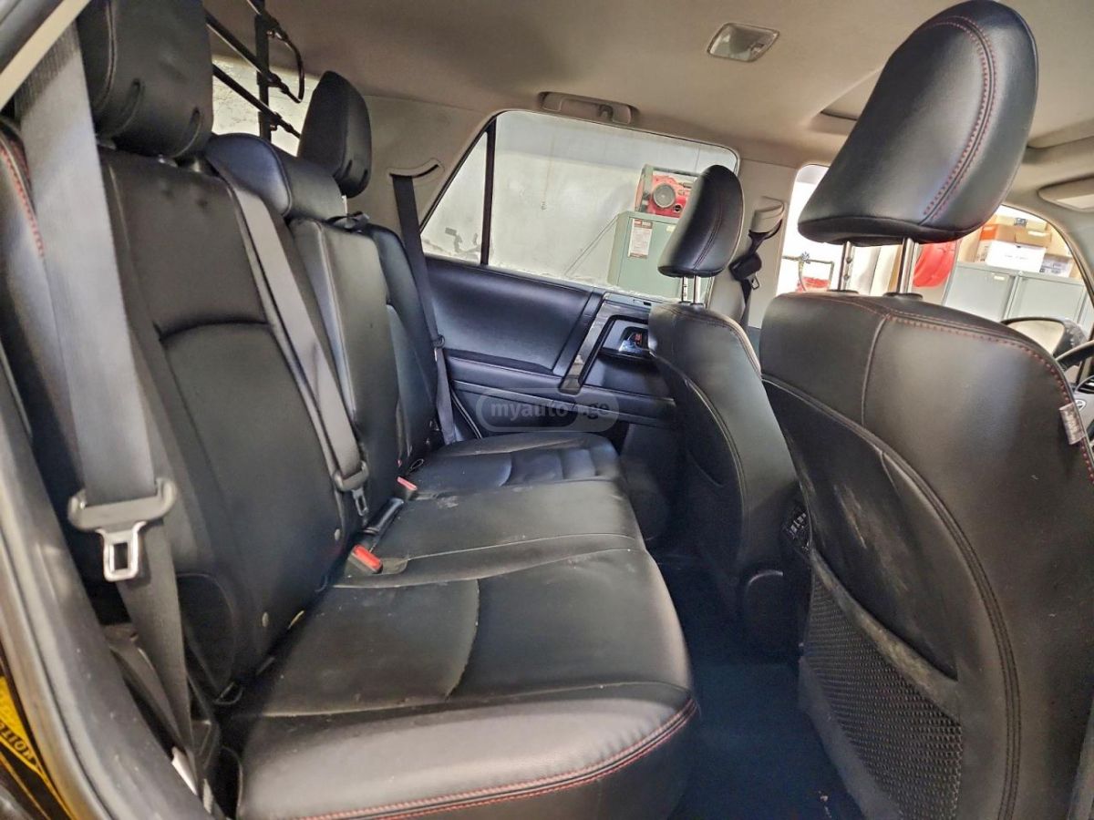 Toyota 4 Runner - фото 11