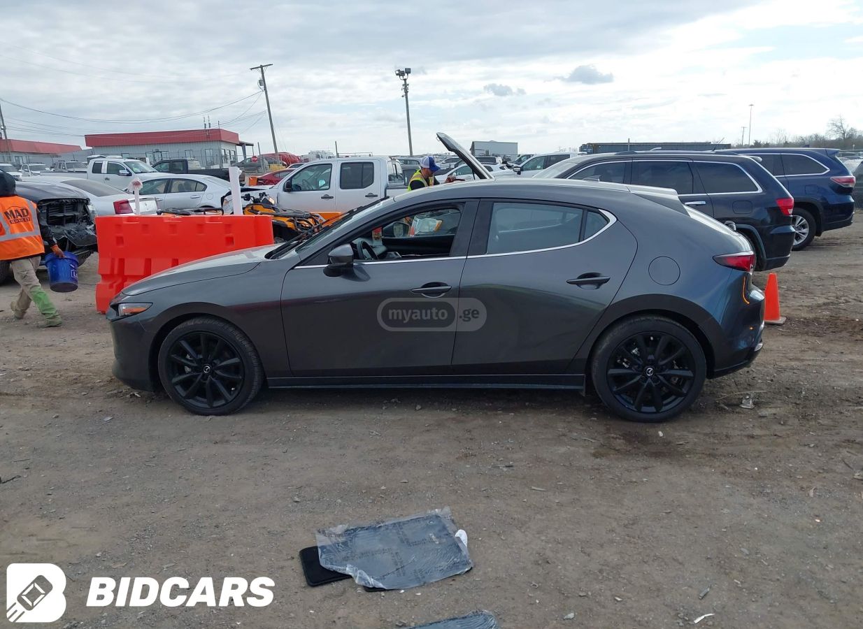 Mazda Mazda 3 - фото 10