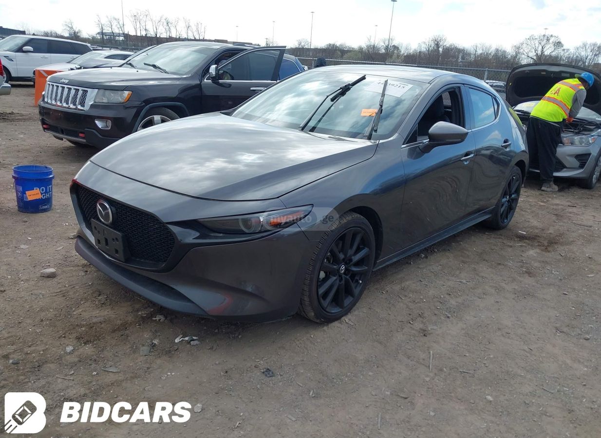 Mazda Mazda 3 - фото 2