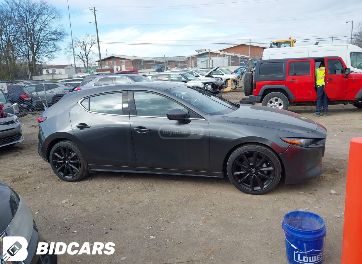 Mazda Mazda 3 - фото 9