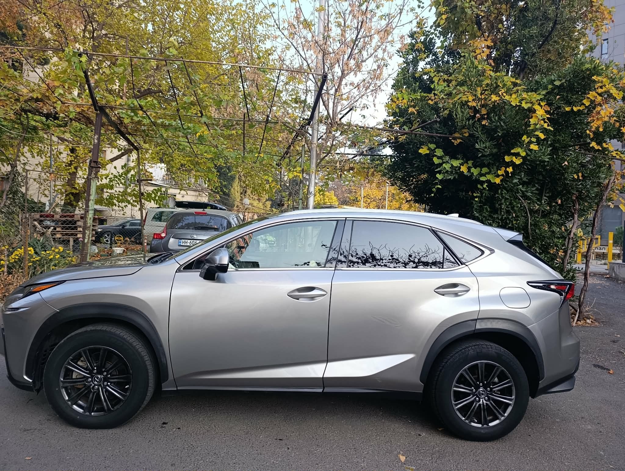Lexus NX 300 - фото 1