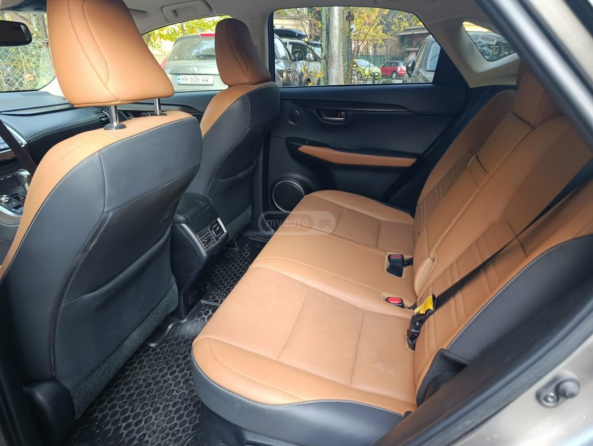 Lexus NX 300 - фото 11