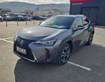 LexusUX 250 h