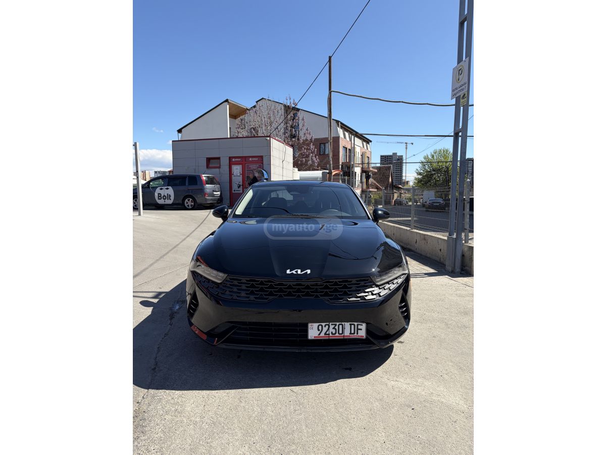Kia K5 - фото 1