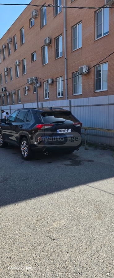 Toyota XLE Premium 4dr All-Wheel Driv — миниатюра 11