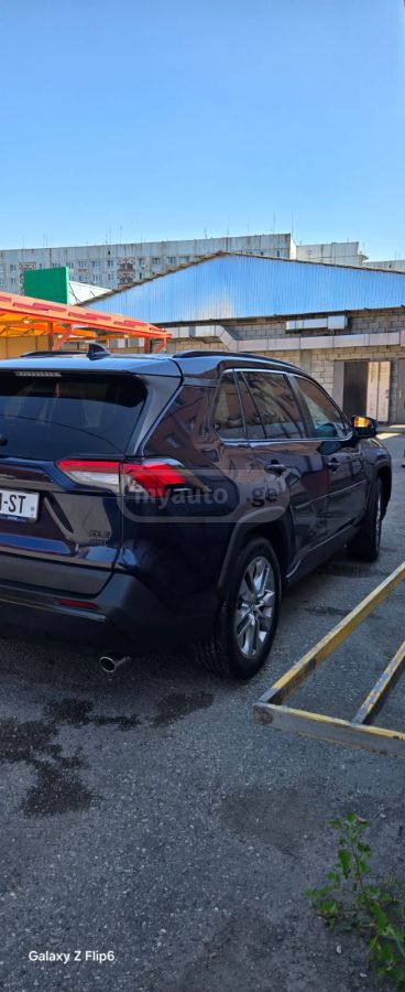 Toyota XLE Premium 4dr All-Wheel Driv — миниатюра 5