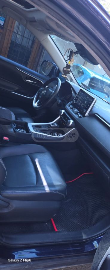 Toyota XLE Premium 4dr All-Wheel Driv — миниатюра 7