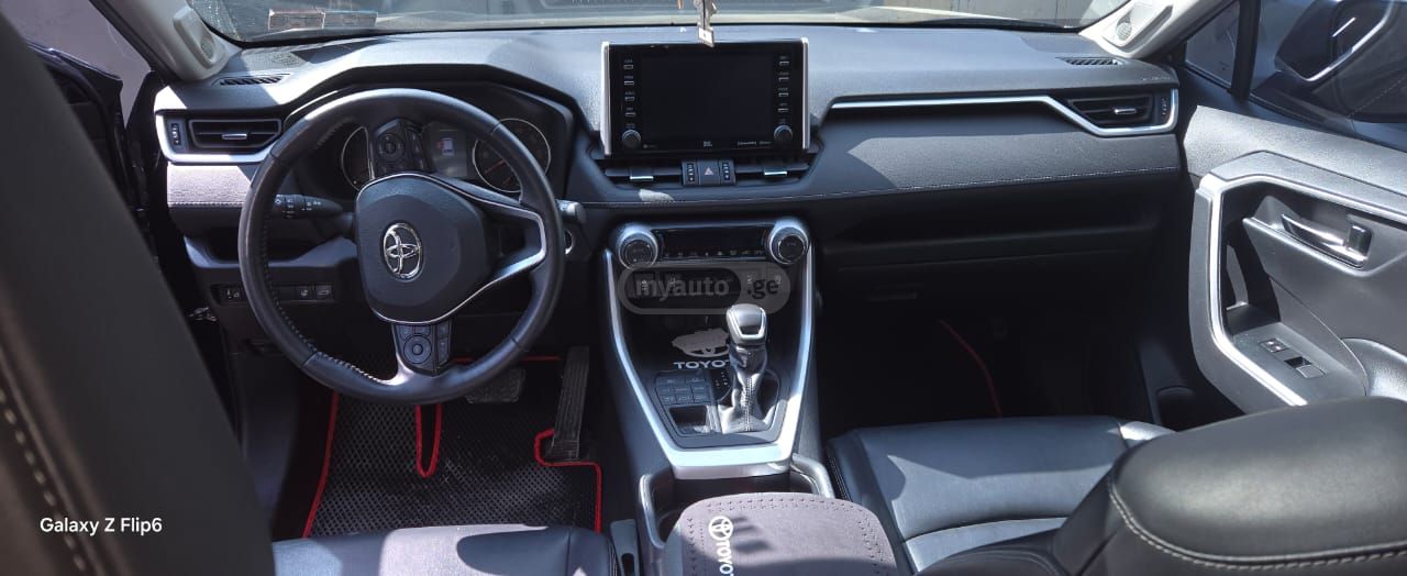 Toyota XLE Premium 4dr All-Wheel Driv — миниатюра 8