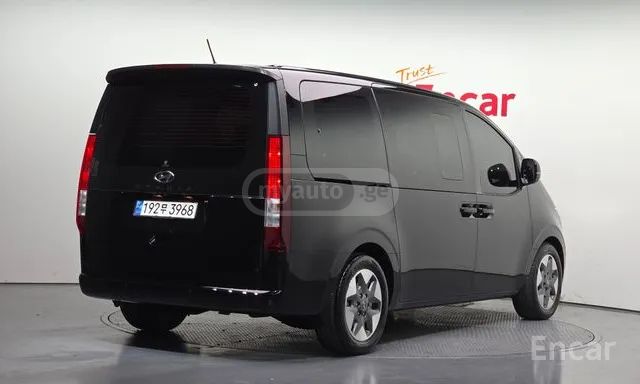 Hyundai Staria - фото 2