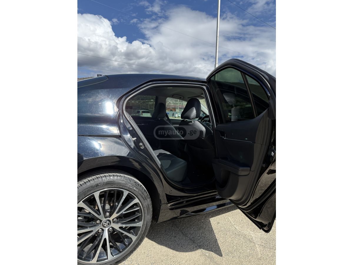 Toyota Camry - фото 9