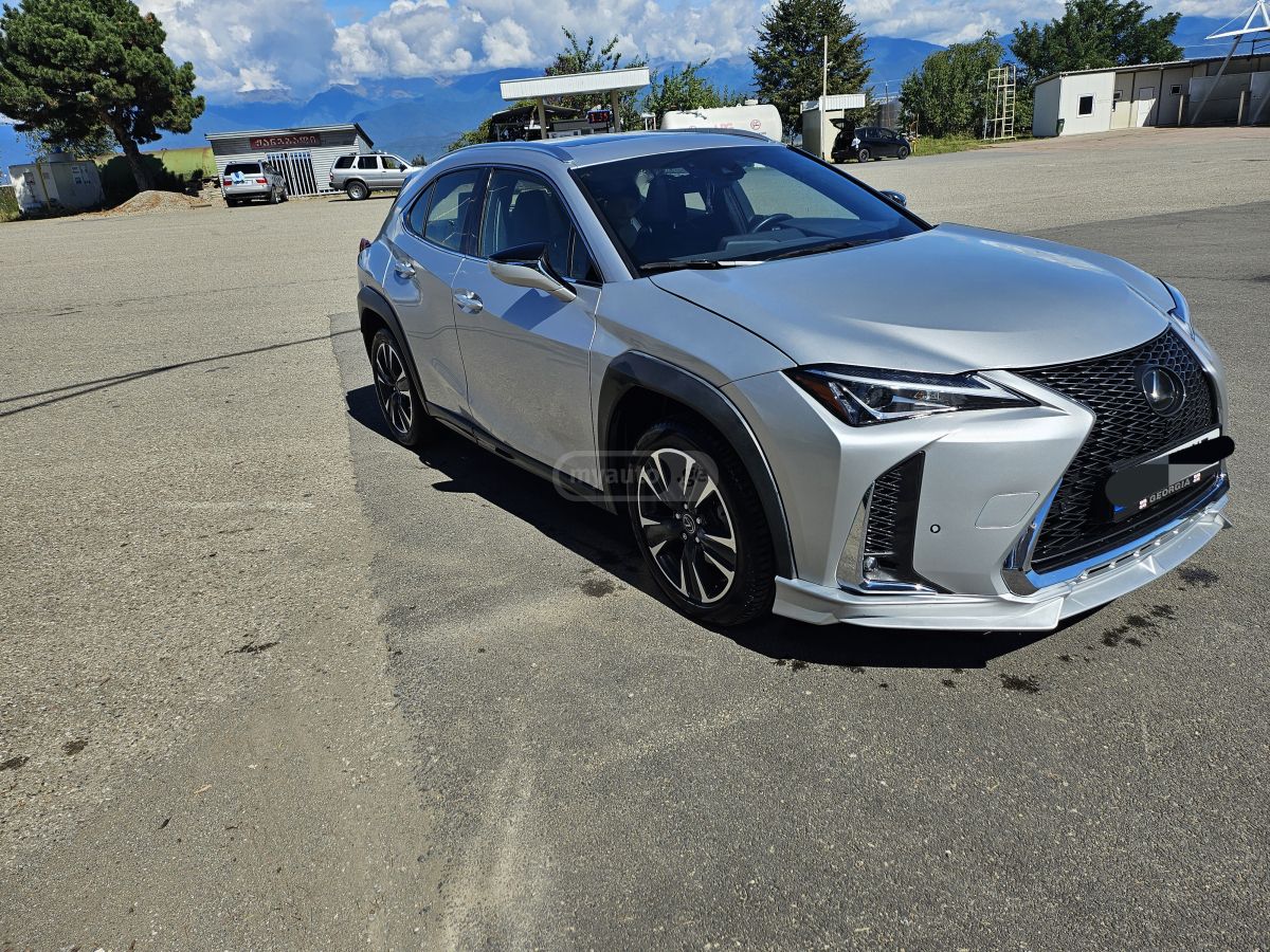 Lexus UX 200 - фото 2