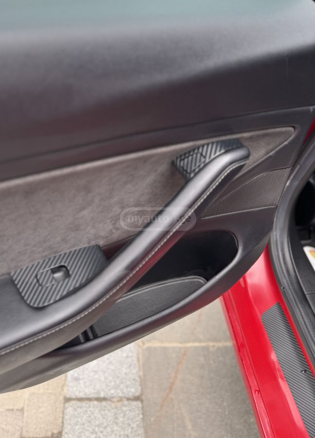 Tesla Model 3 - фото 11