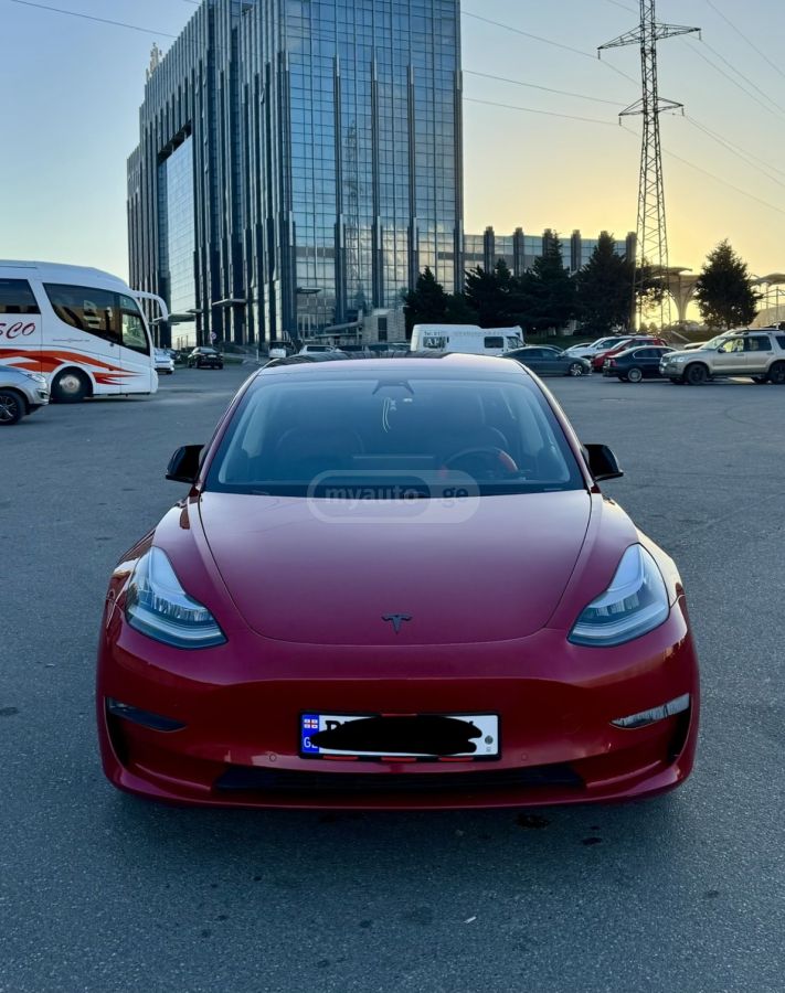 Tesla Model 3 - фото 3