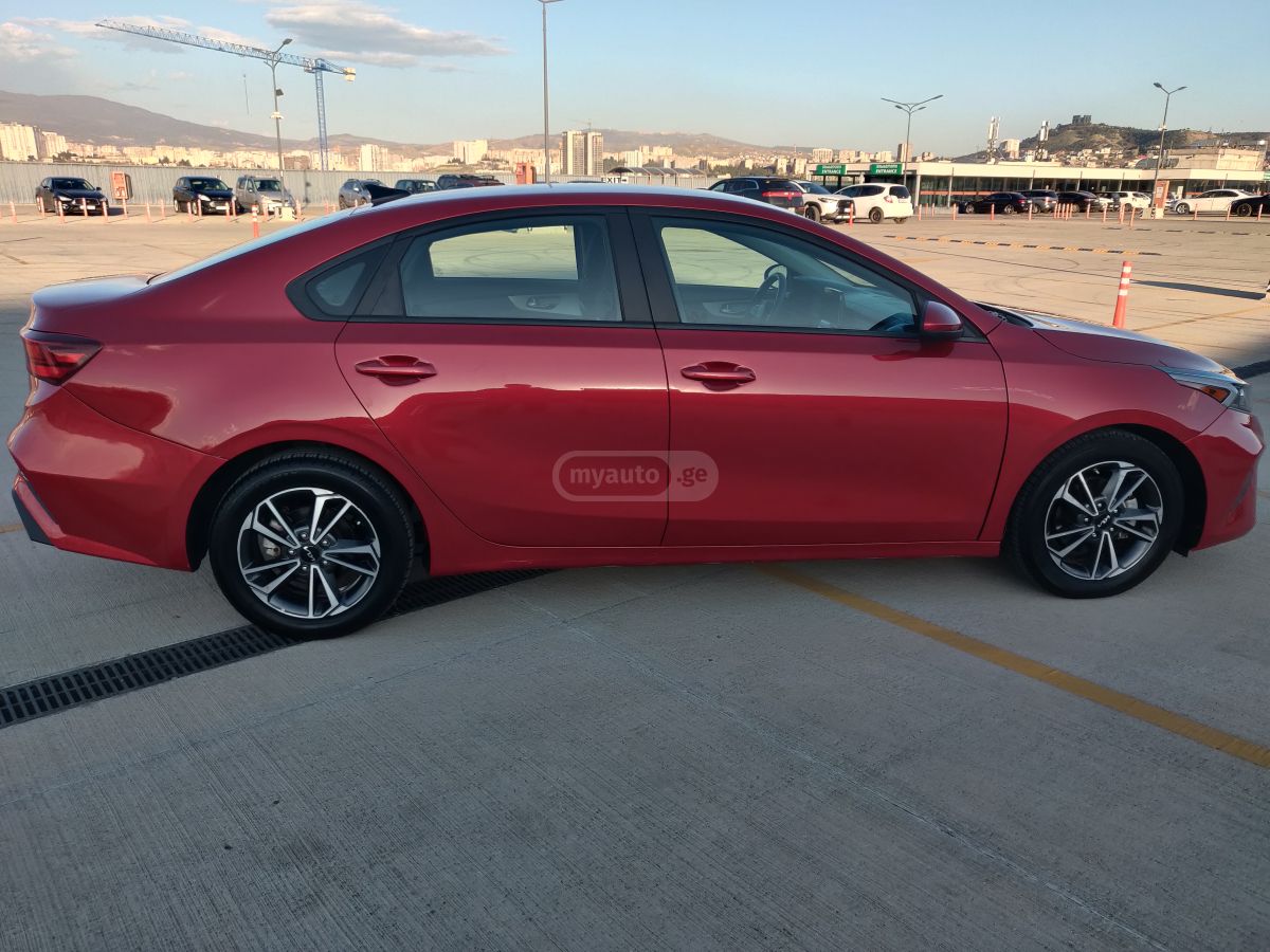 Kia Forte - фото 10