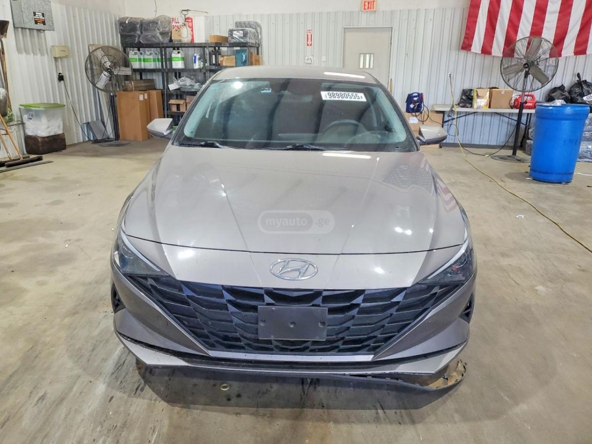 Hyundai Elantra - фото 5