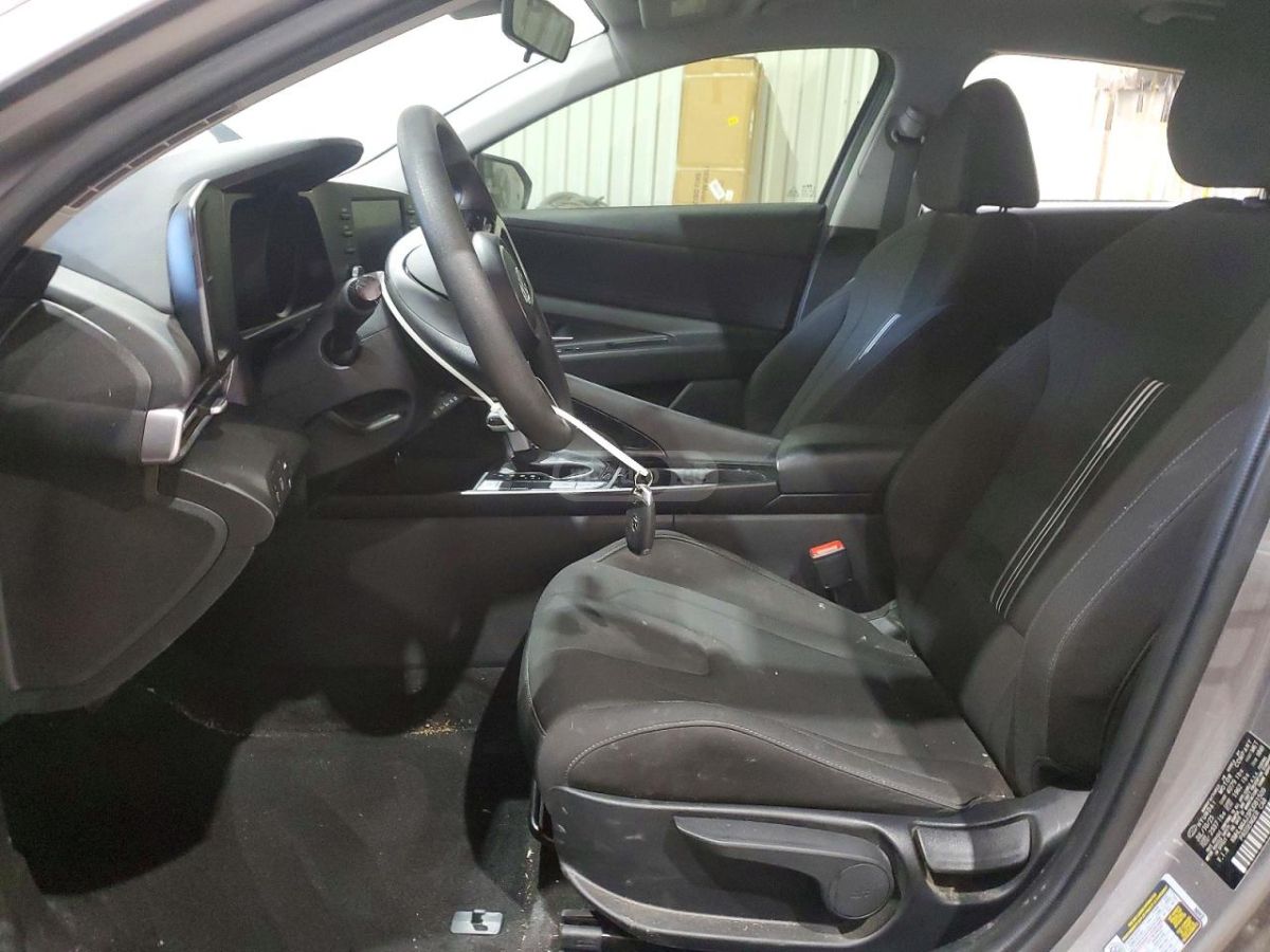 Hyundai Elantra - фото 7