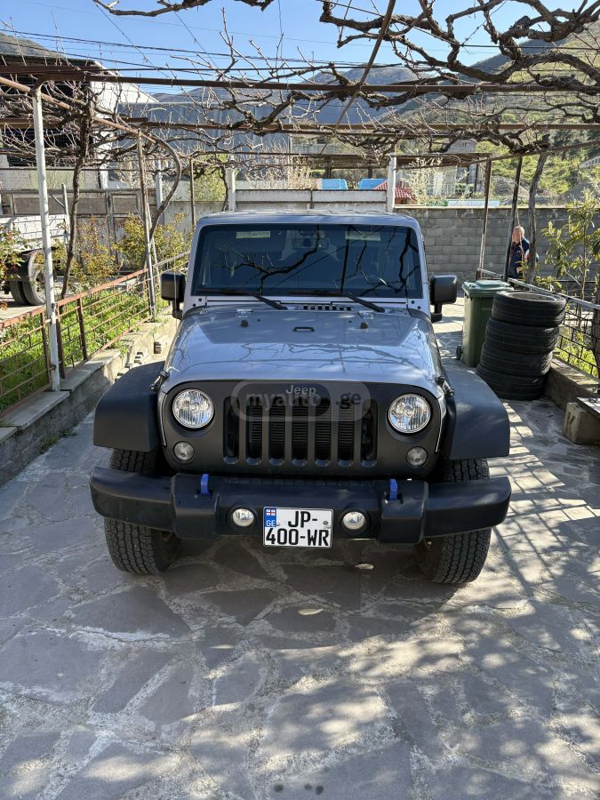 Jeep Wrangler - фото 13