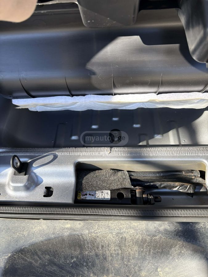 Jeep Wrangler - фото 14