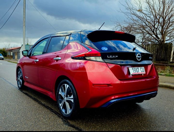 Nissan Leaf - фото 2