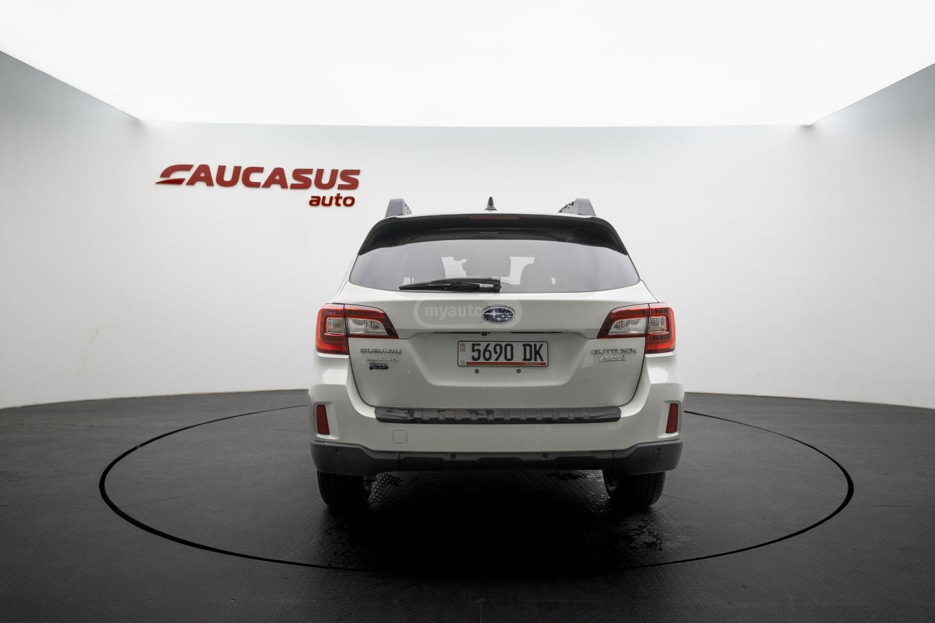 Subaru Outback - фото 3