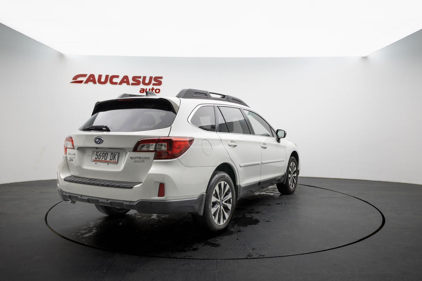Subaru Outback - фото 4